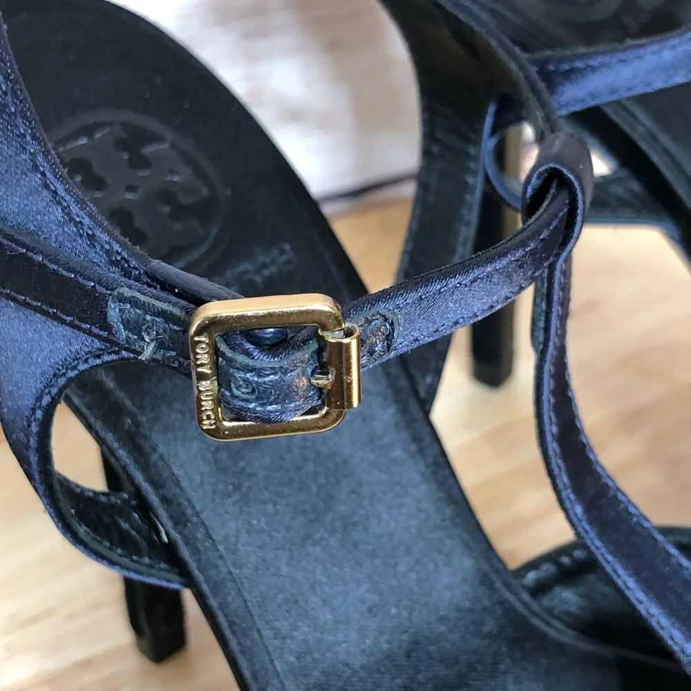 Tory Burch Beautiful Mandy Round Tip T-Strap‎ Heel